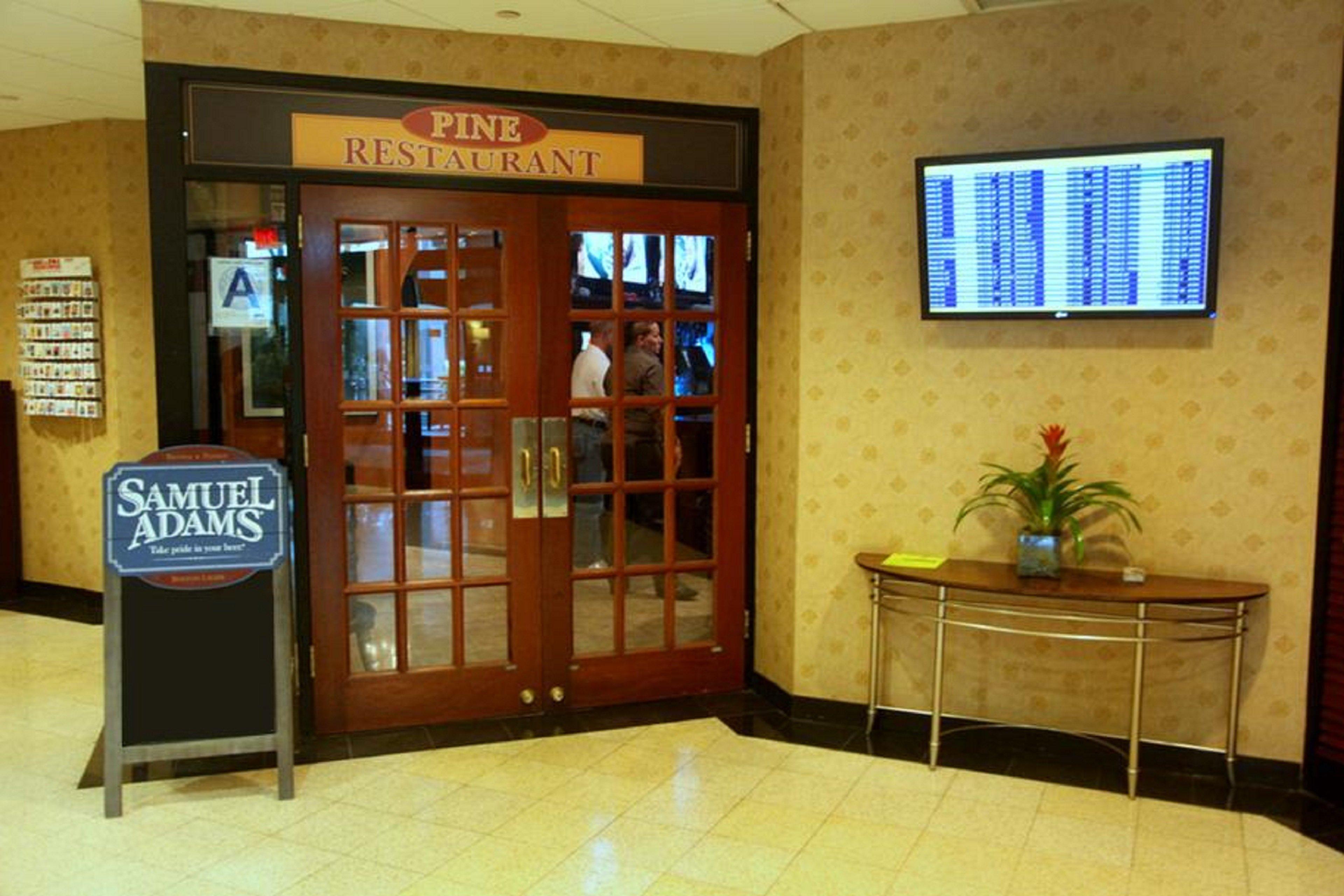 The Laguardia Hotel New York Bagian luar foto